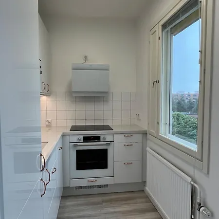 Modern Apartment - 5 Min To Metro & Mall شقة إسبو